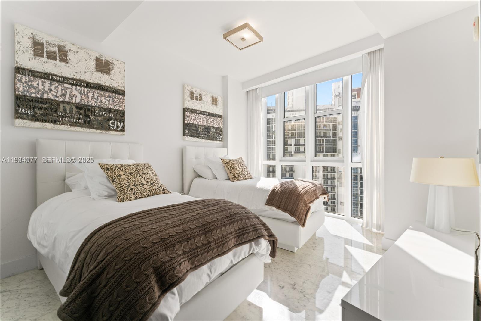 TRUMP ROYALE CONDO - Residential