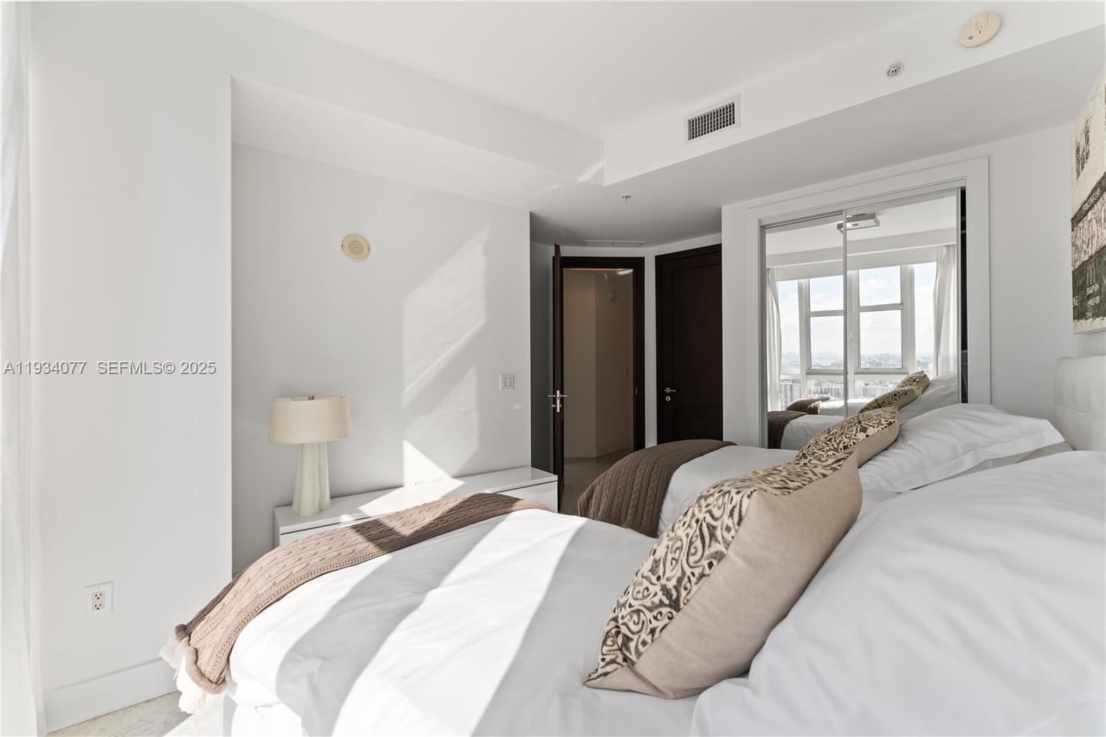 TRUMP ROYALE CONDO - Residential