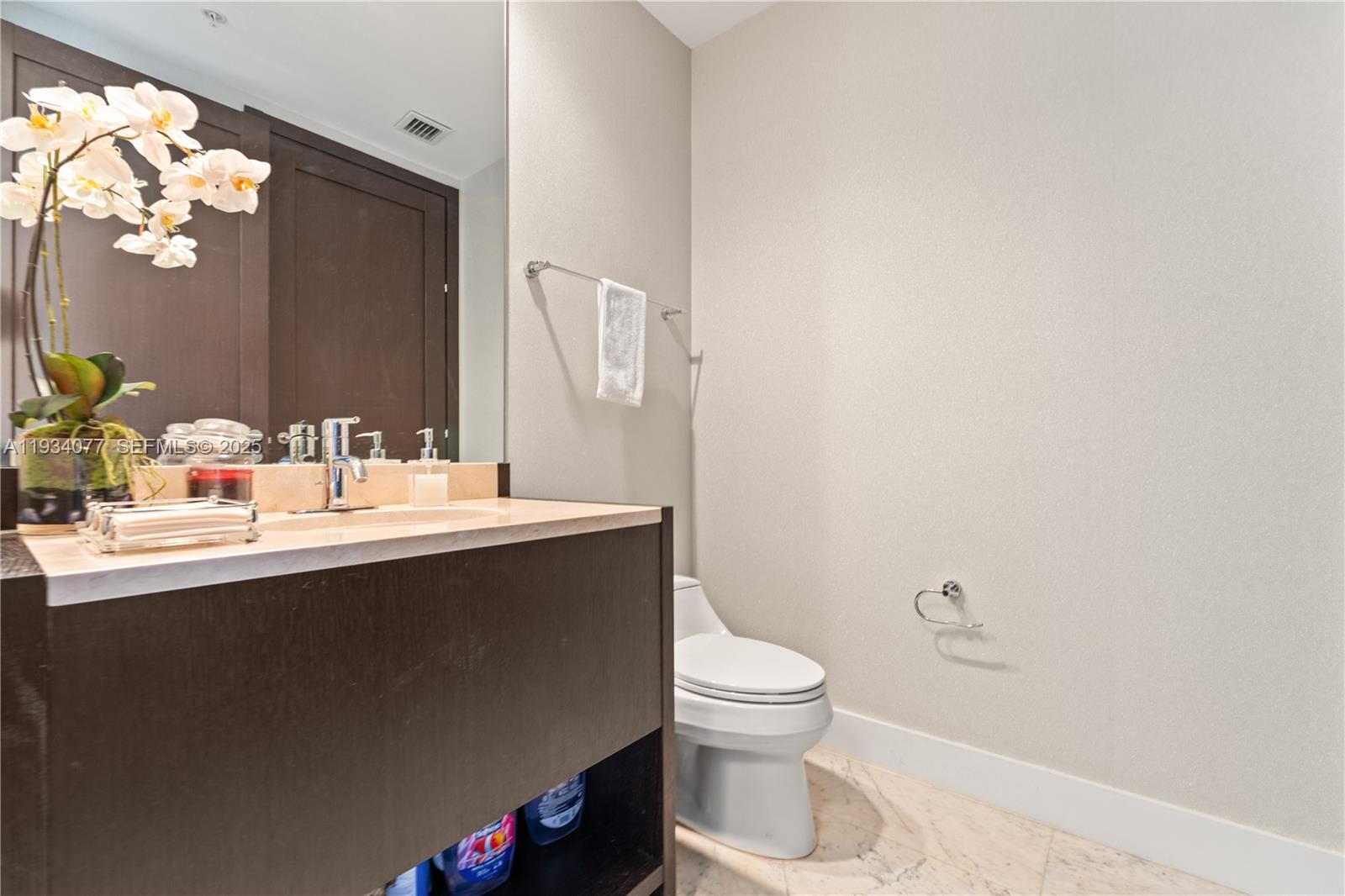 TRUMP ROYALE CONDO - Residential