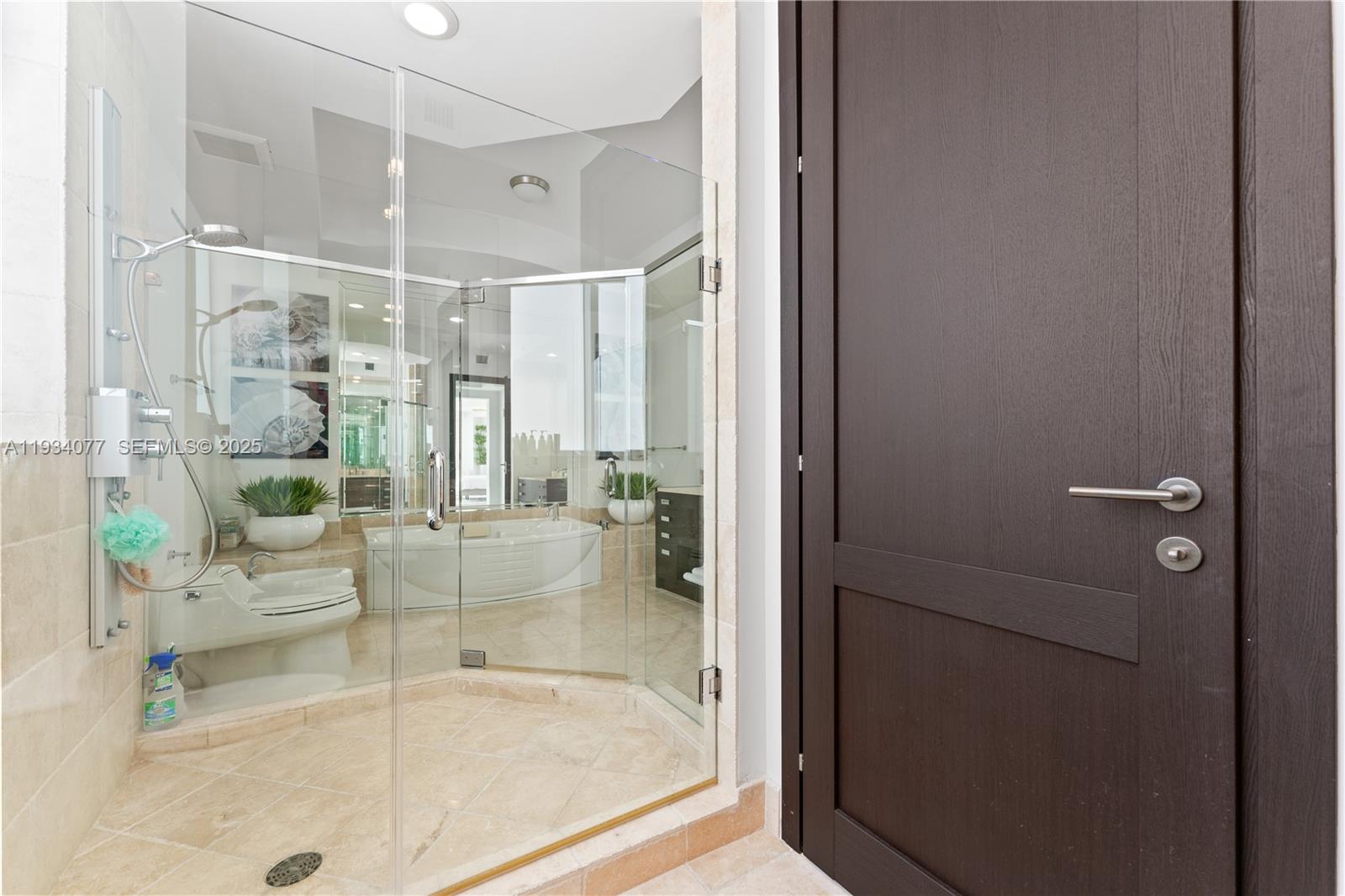 TRUMP ROYALE CONDO - Residential