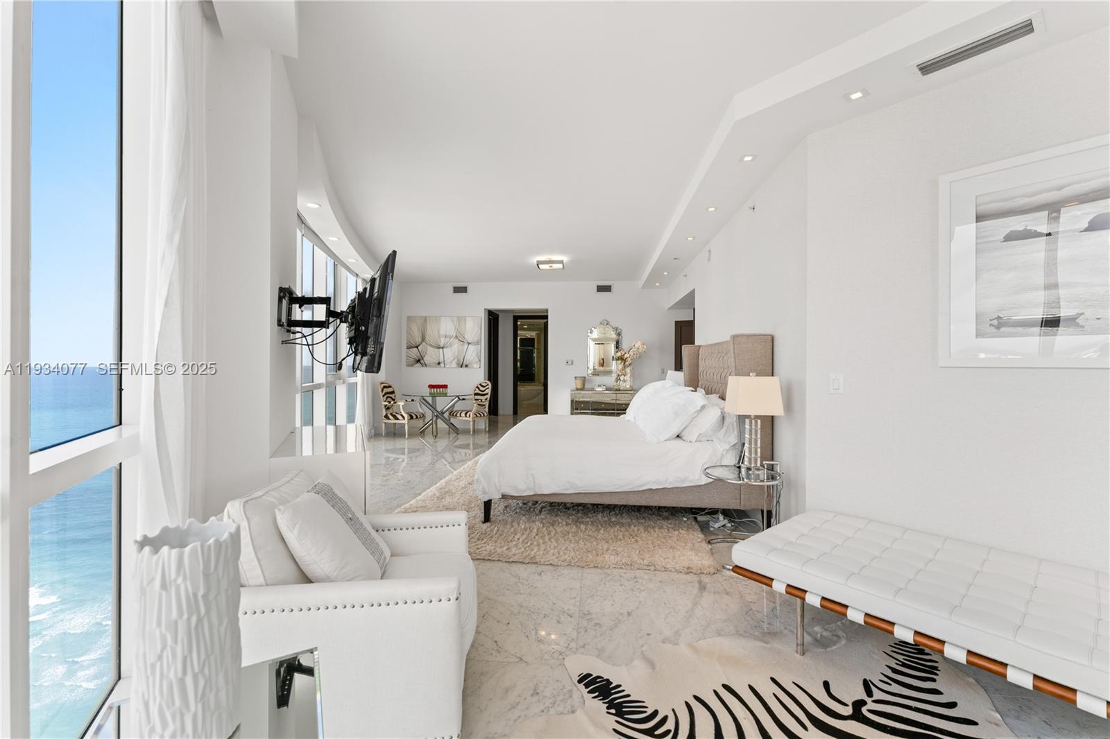 TRUMP ROYALE CONDO - Residential