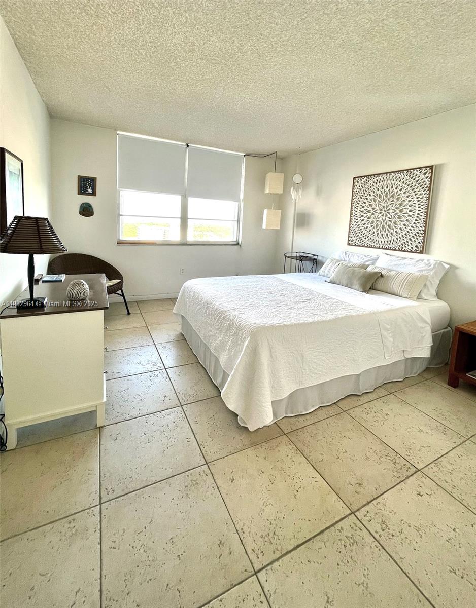 ADMIRALS PORT CONDO WEST - Residential