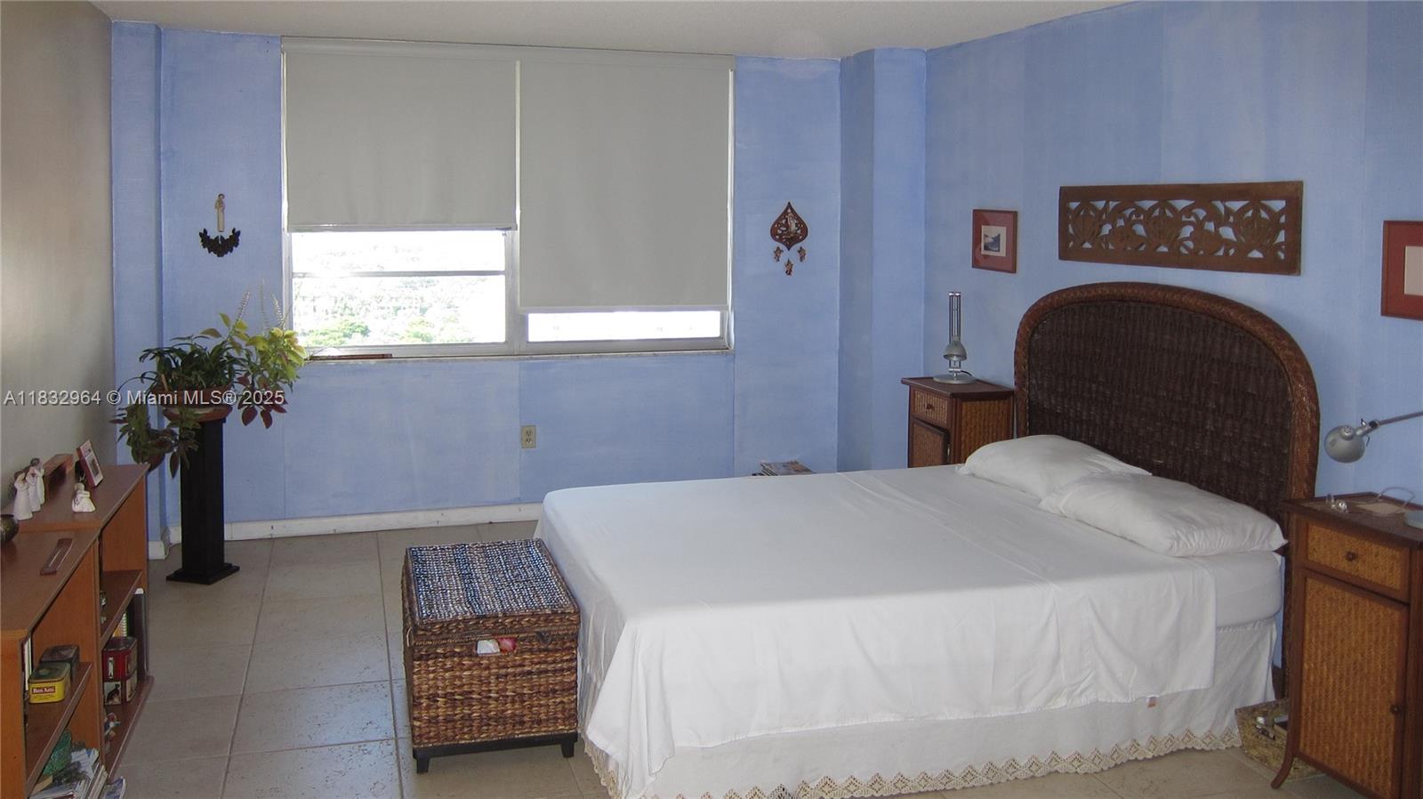 ADMIRALS PORT CONDO WEST - Residential