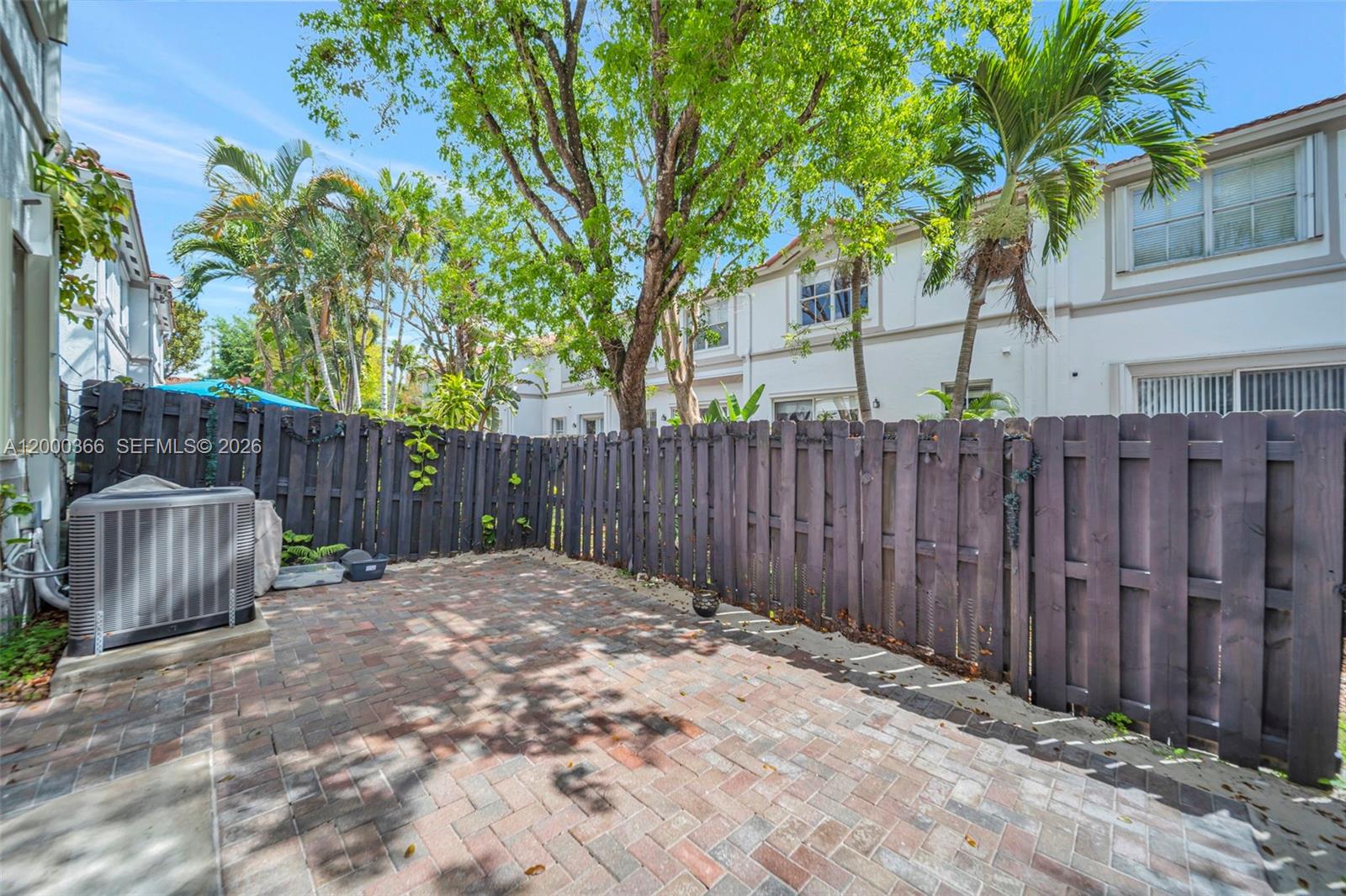 ISLANDS AT DORAL 1ST ADDN - Residential