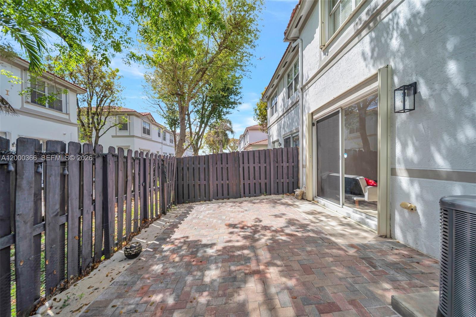 ISLANDS AT DORAL 1ST ADDN - Residential