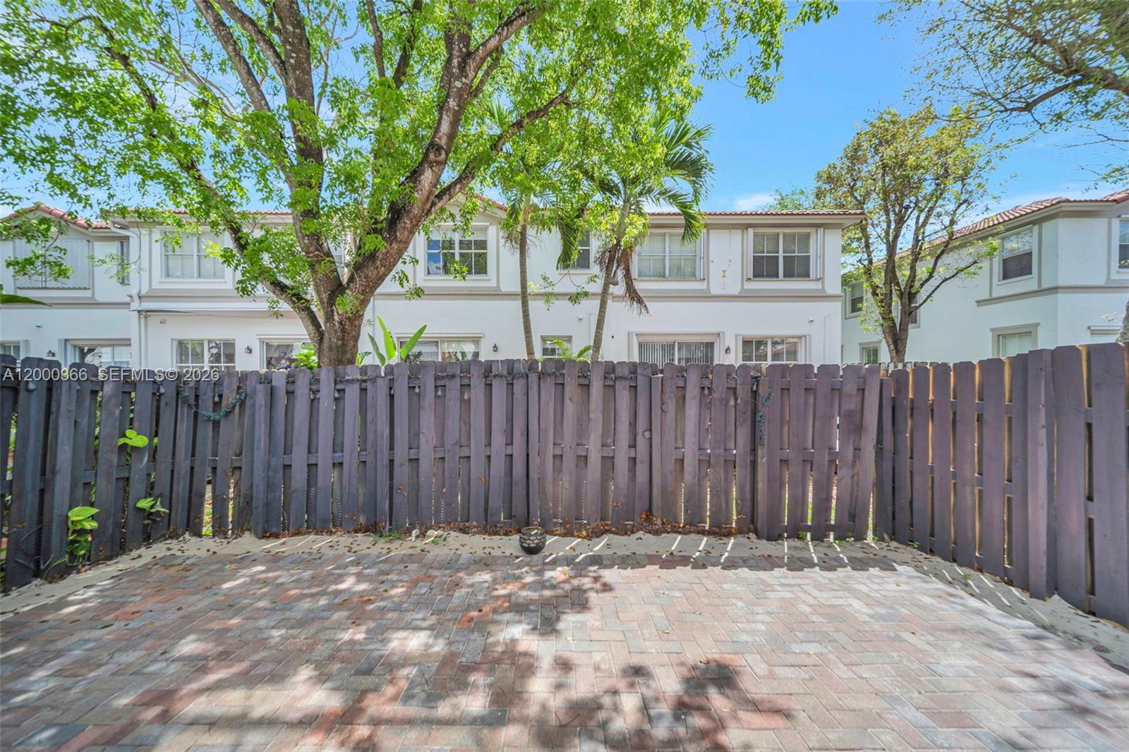 ISLANDS AT DORAL 1ST ADDN - Residential