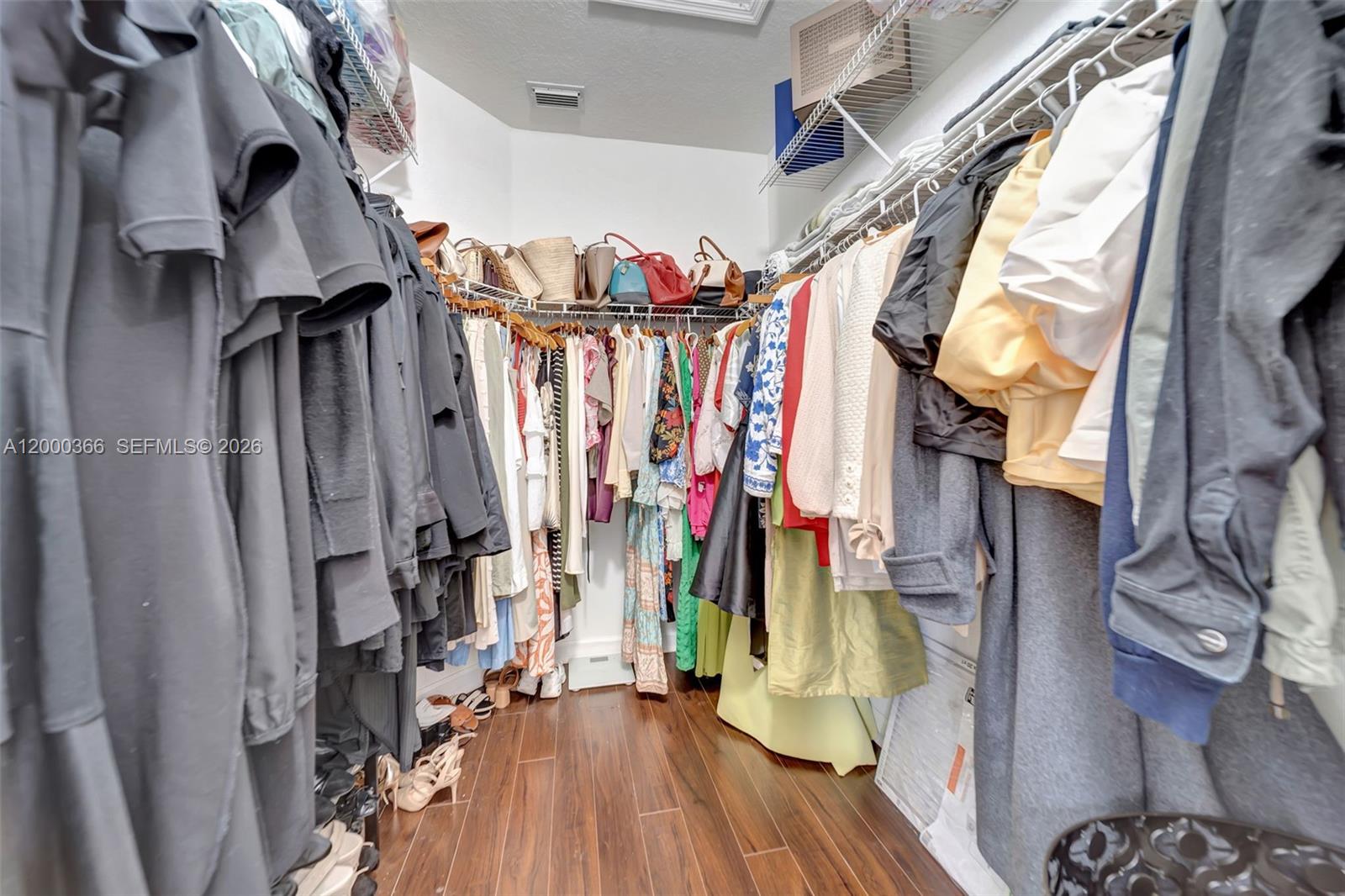 ISLANDS AT DORAL 1ST ADDN - Residential