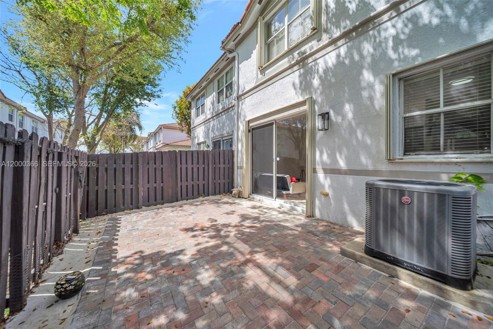 ISLANDS AT DORAL 1ST ADDN - Residential