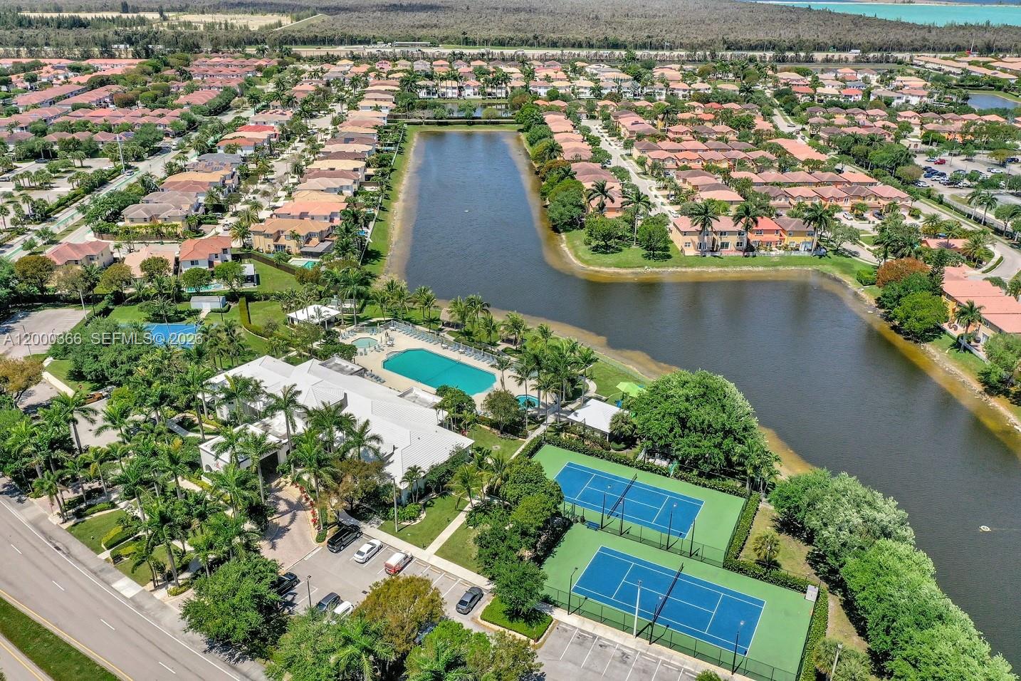 ISLANDS AT DORAL 1ST ADDN - Residential