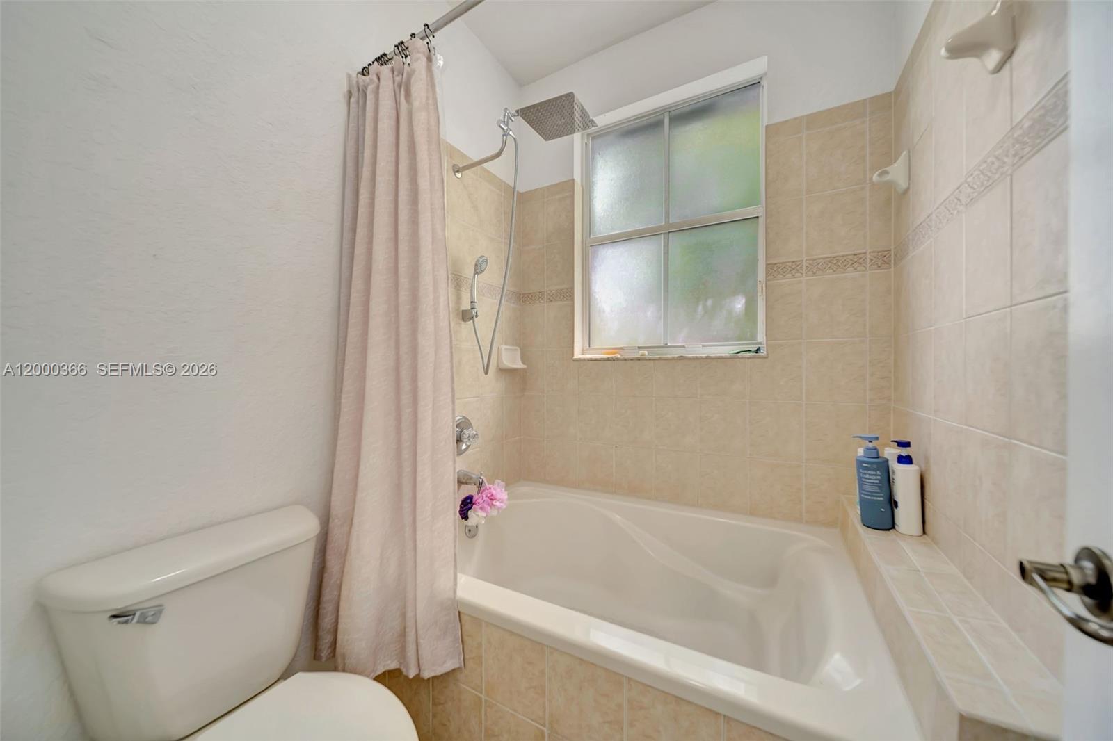 ISLANDS AT DORAL 1ST ADDN - Residential