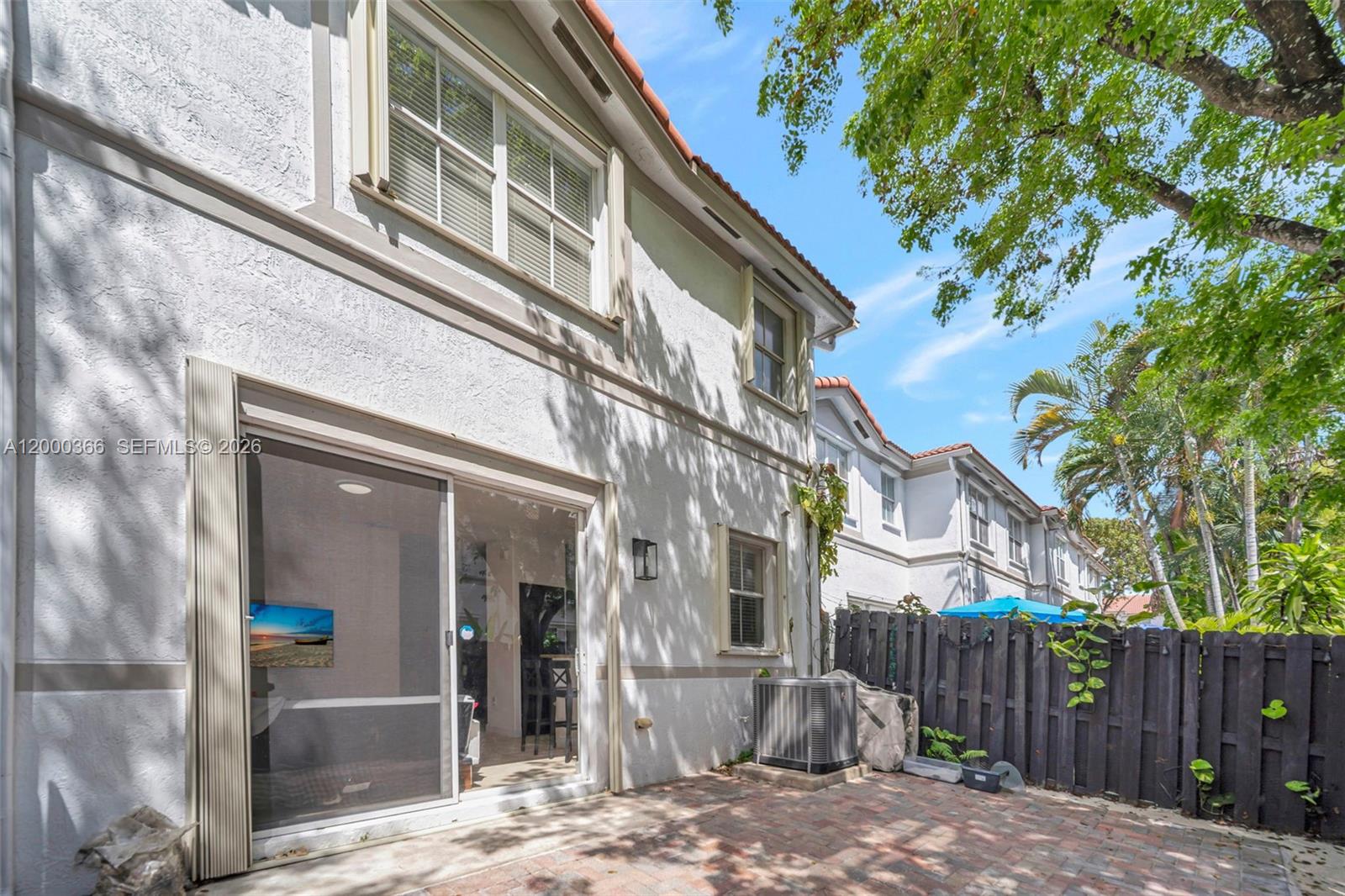 ISLANDS AT DORAL 1ST ADDN - Residential