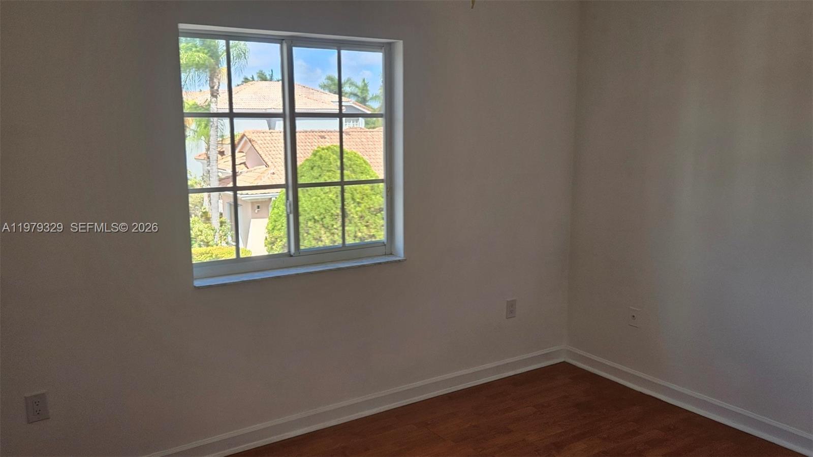 FOREST LAKES COUNTRY GARD - Residential Lease