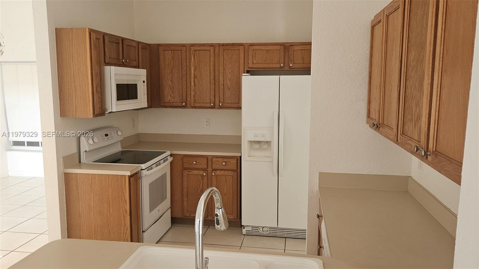 FOREST LAKES COUNTRY GARD - Residential Lease