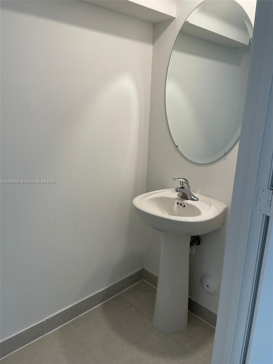 PINE ISLE - Residential