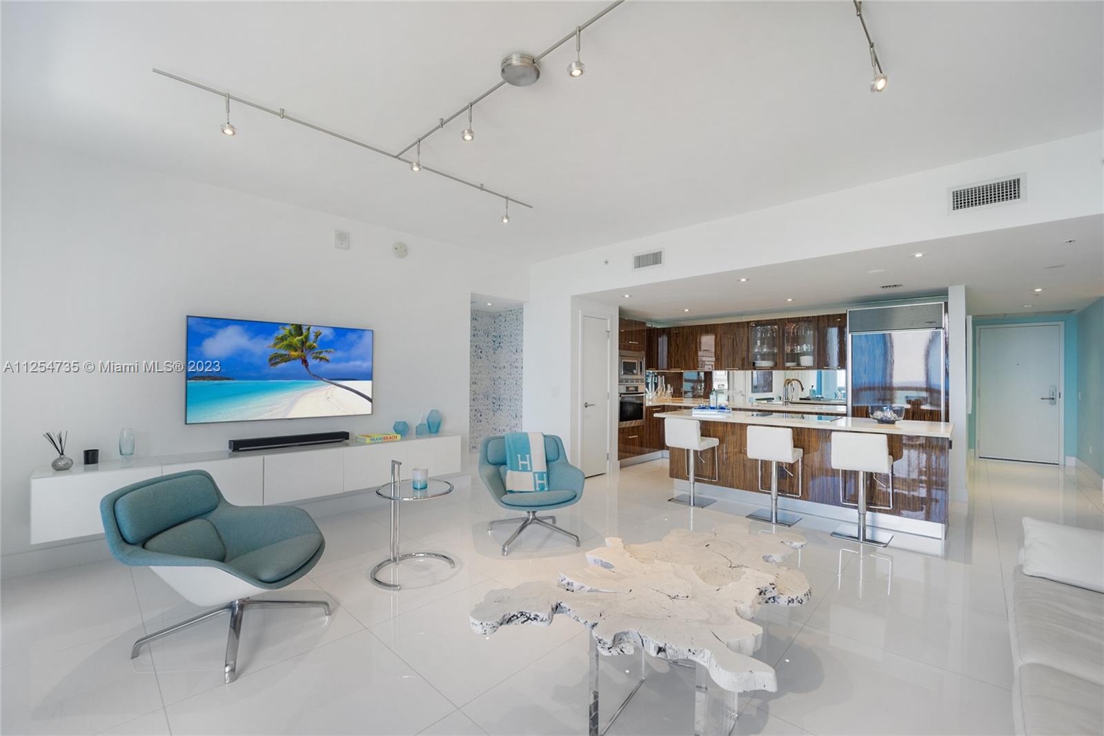 NORTH CARILLON BEACH COND - Residential