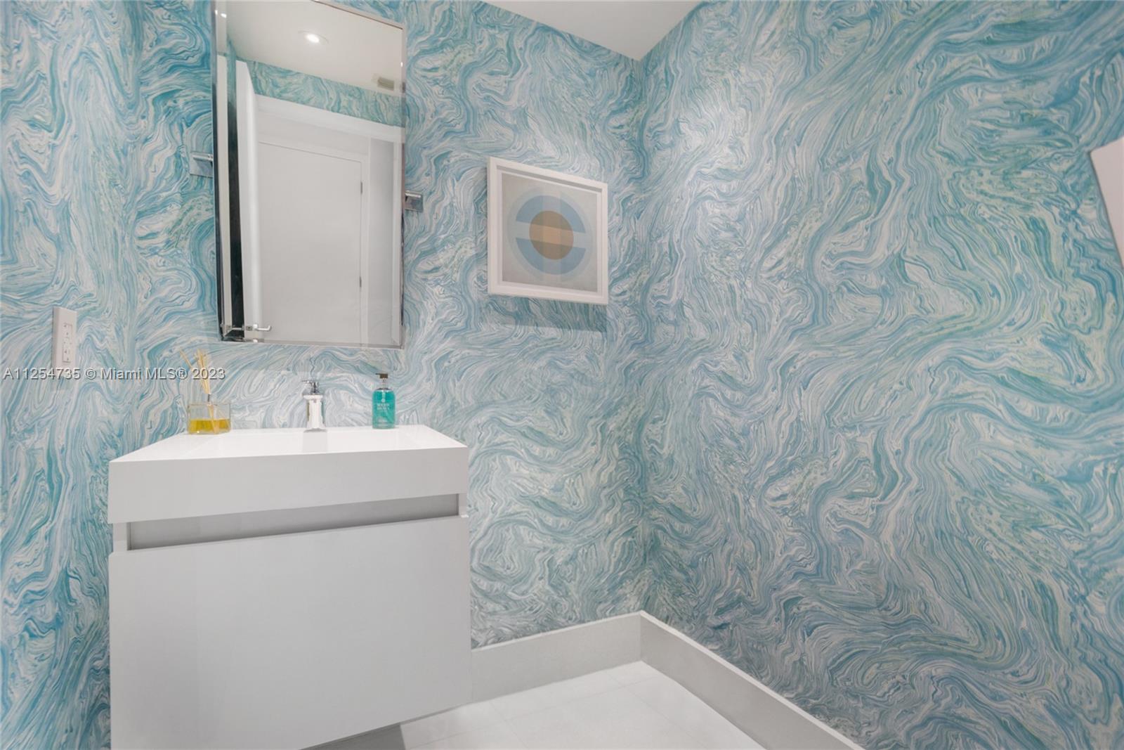 NORTH CARILLON BEACH COND - Residential