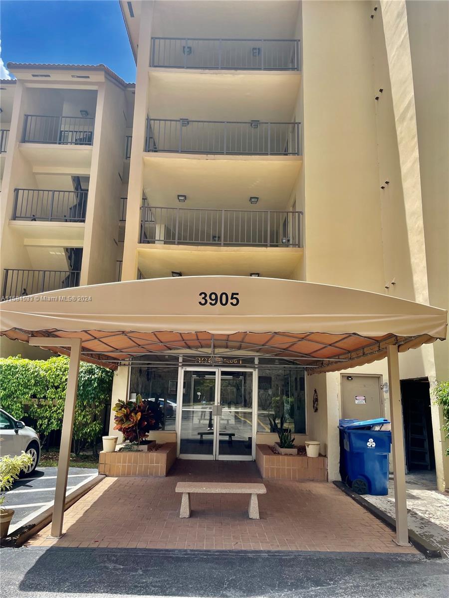 3905 N Nob Hill Rd Rd 304, Sunrise, Miami-Dade County, Florida - 2 Bedrooms  
2 Bathrooms - 