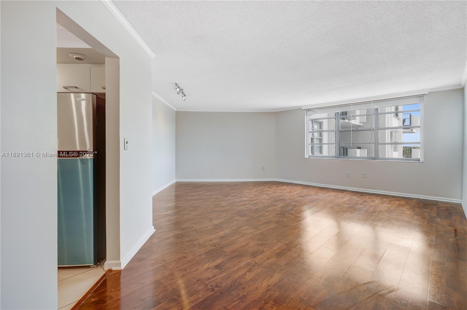 COMMODORE PLAZA CONDO - Residential Lease