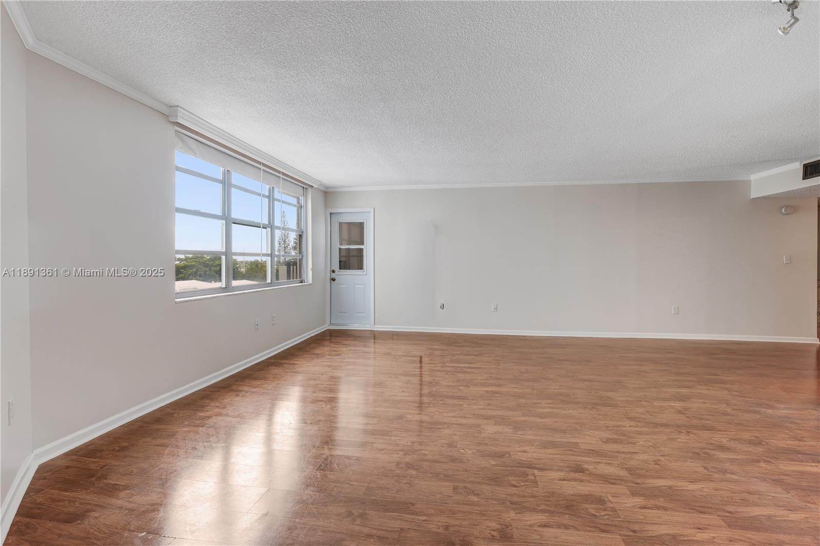 COMMODORE PLAZA CONDO - Residential Lease
