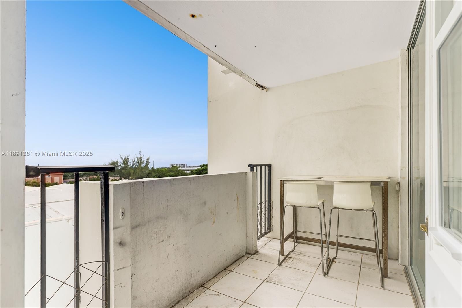 COMMODORE PLAZA CONDO - Residential Lease