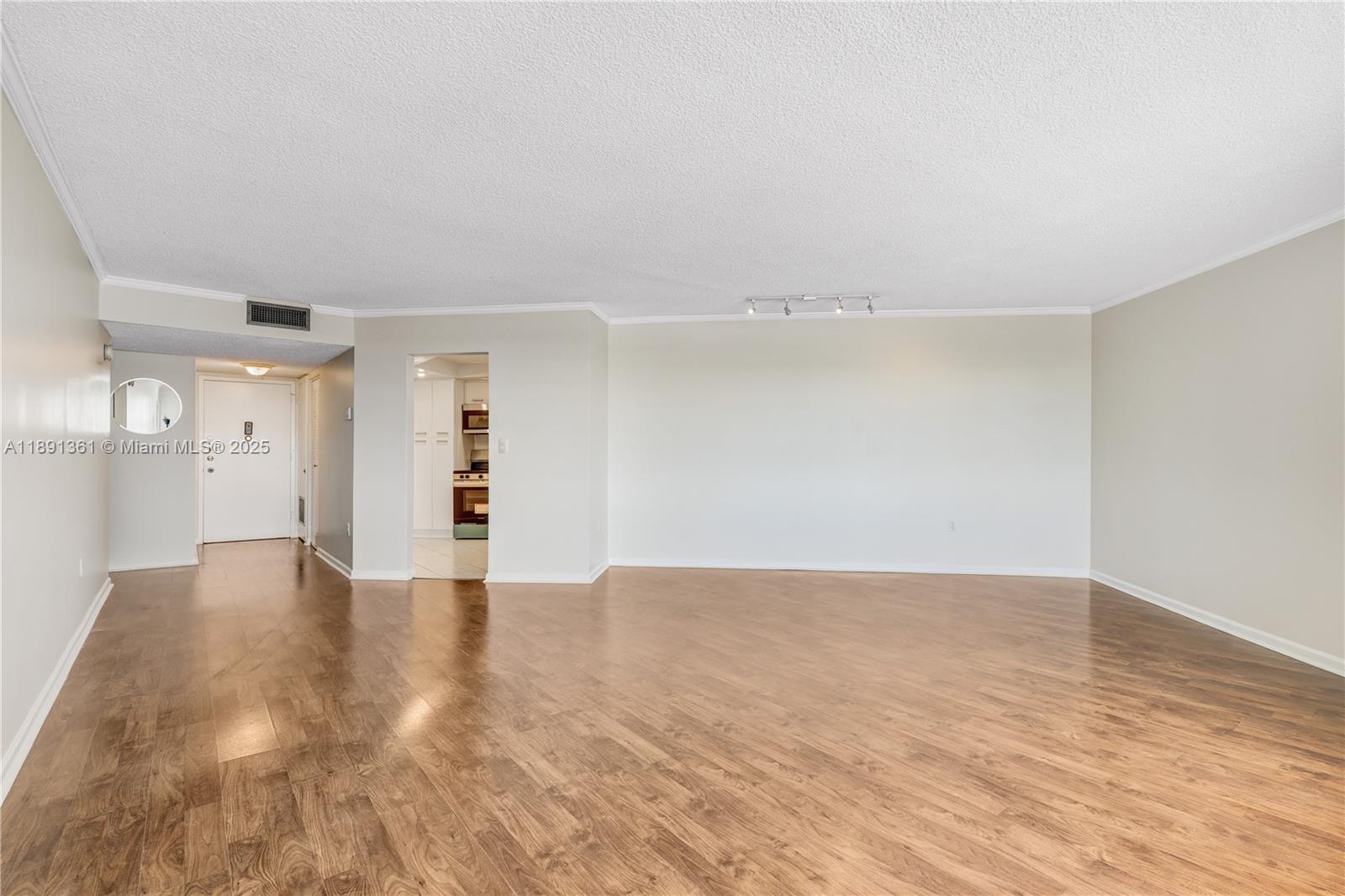 COMMODORE PLAZA CONDO - Residential Lease