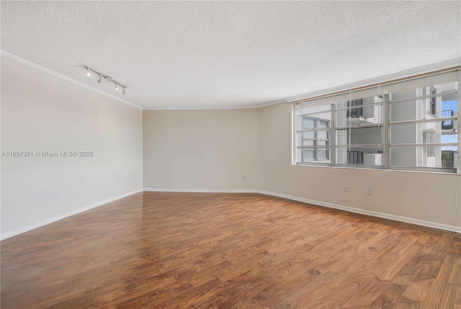 COMMODORE PLAZA CONDO - Residential Lease