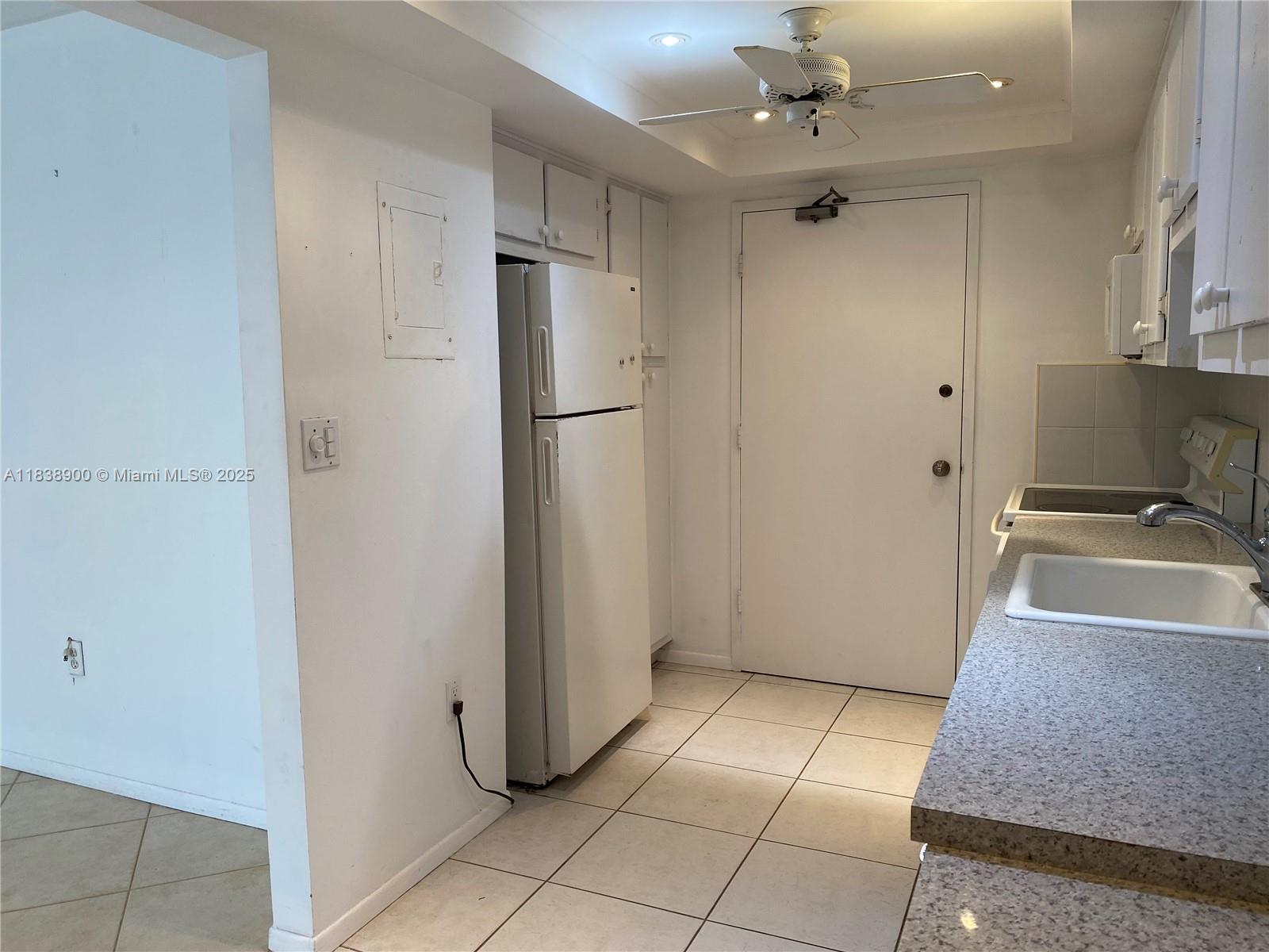 18031 Biscayne Blvd PH02