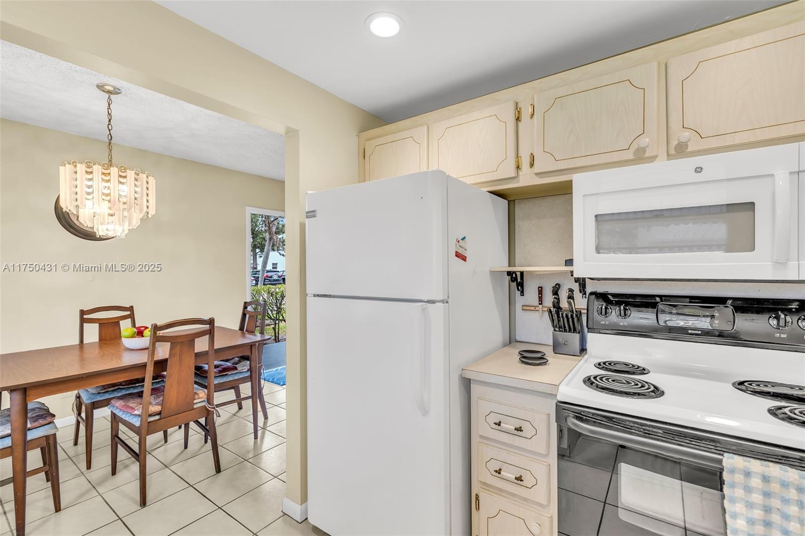 FARNHAM D CONDO - Residential