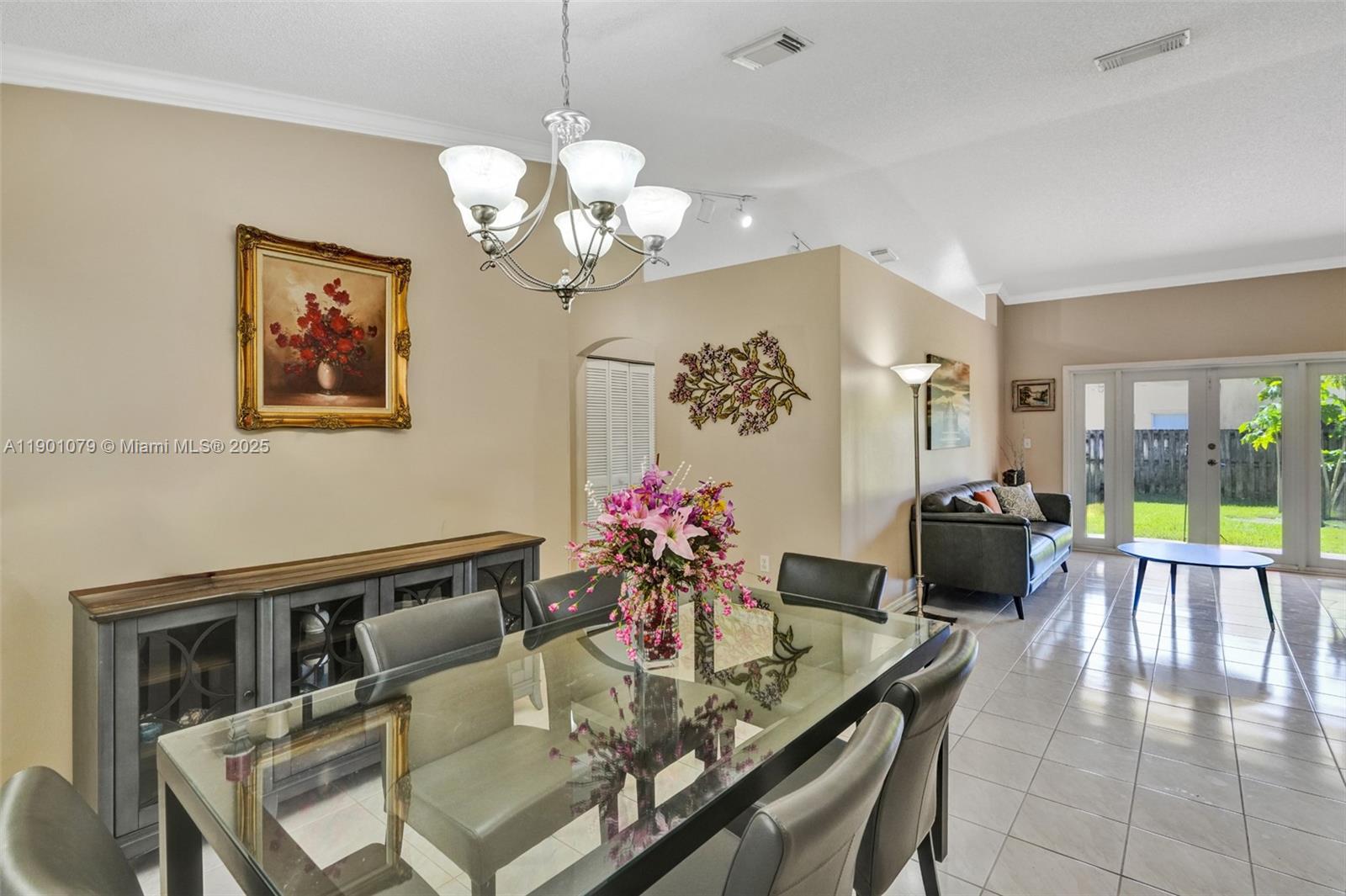 FLAMINGO ESTATES - Residential