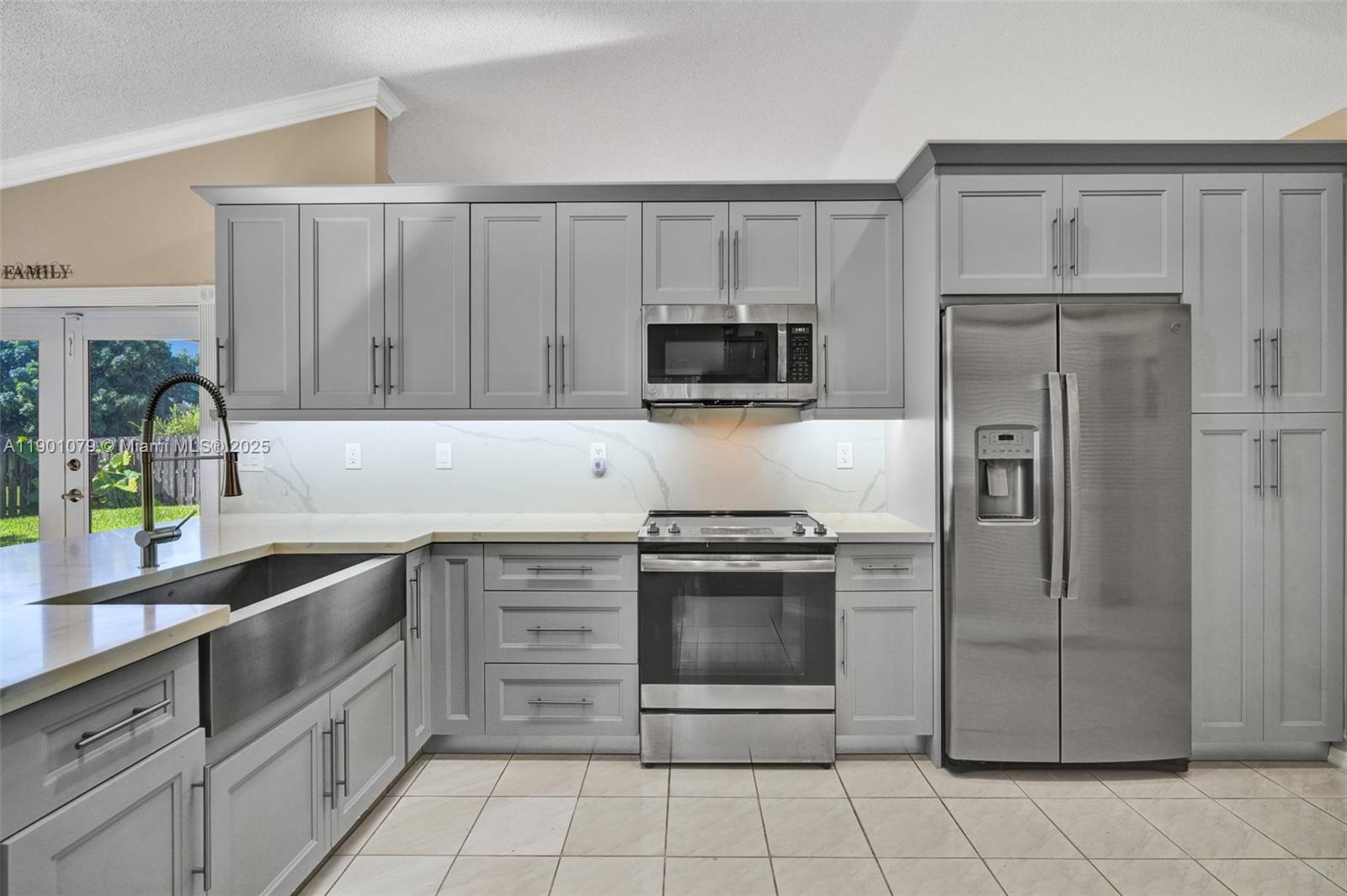 FLAMINGO ESTATES - Residential