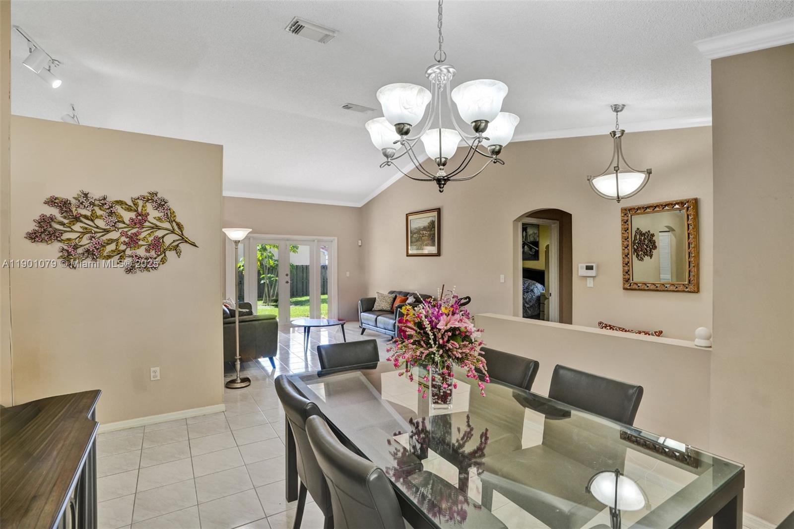 FLAMINGO ESTATES - Residential