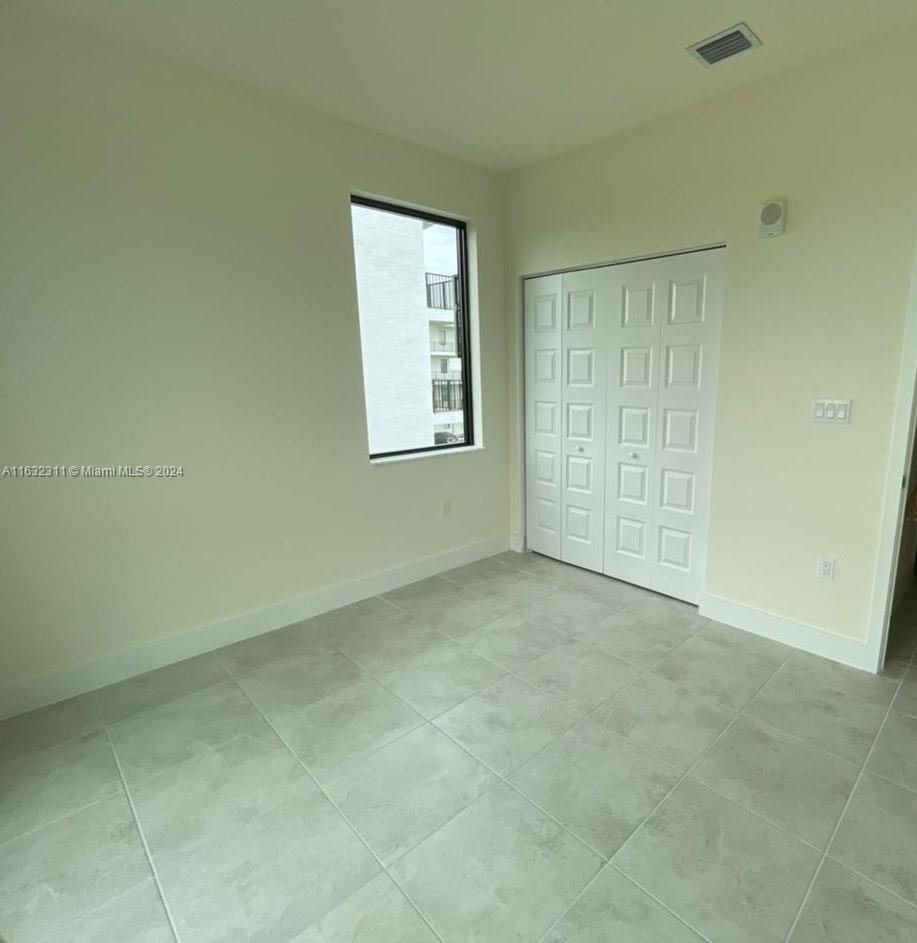 URBANA DOWNTOWN DORAL - Residential Lease
