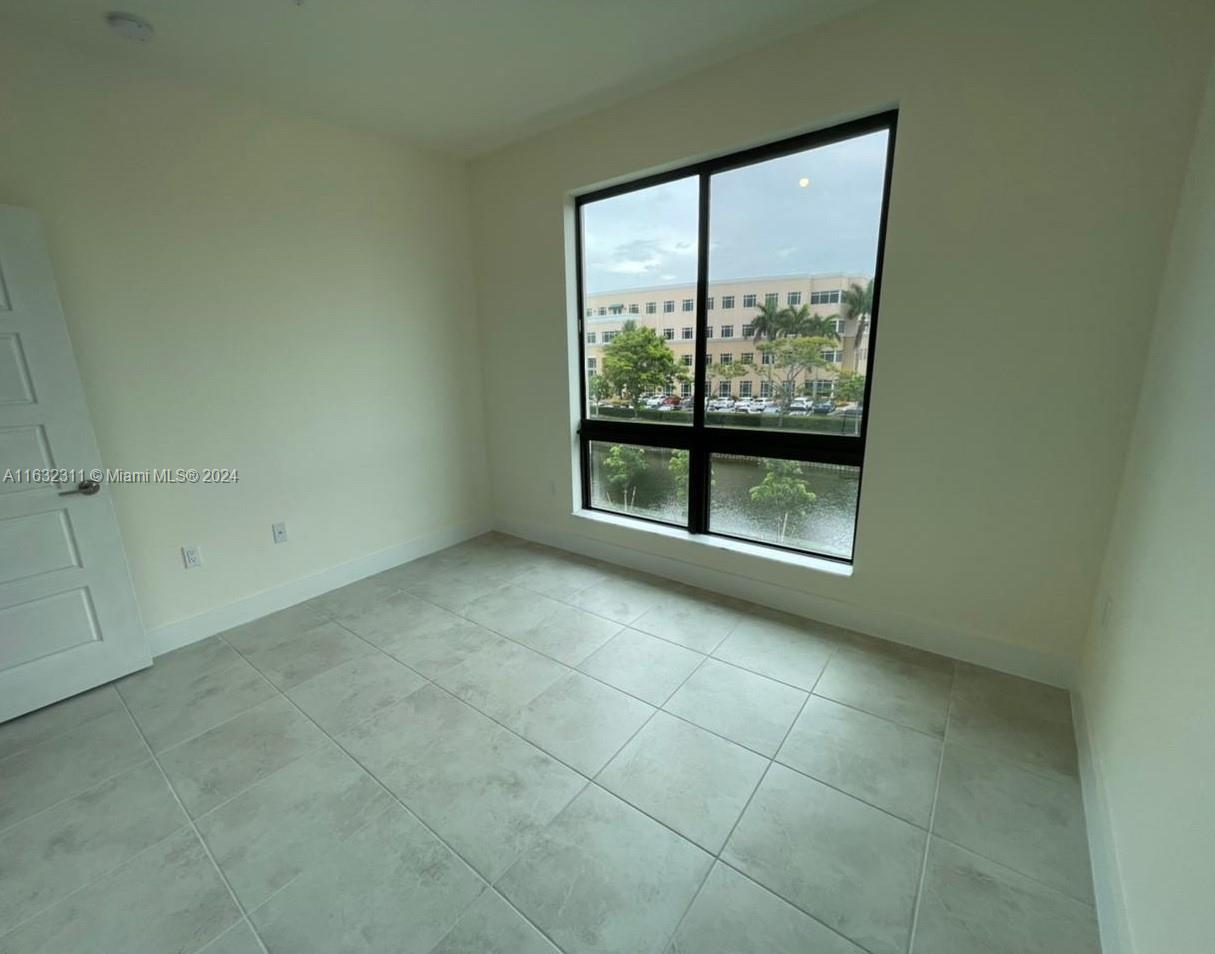URBANA DOWNTOWN DORAL - Residential Lease