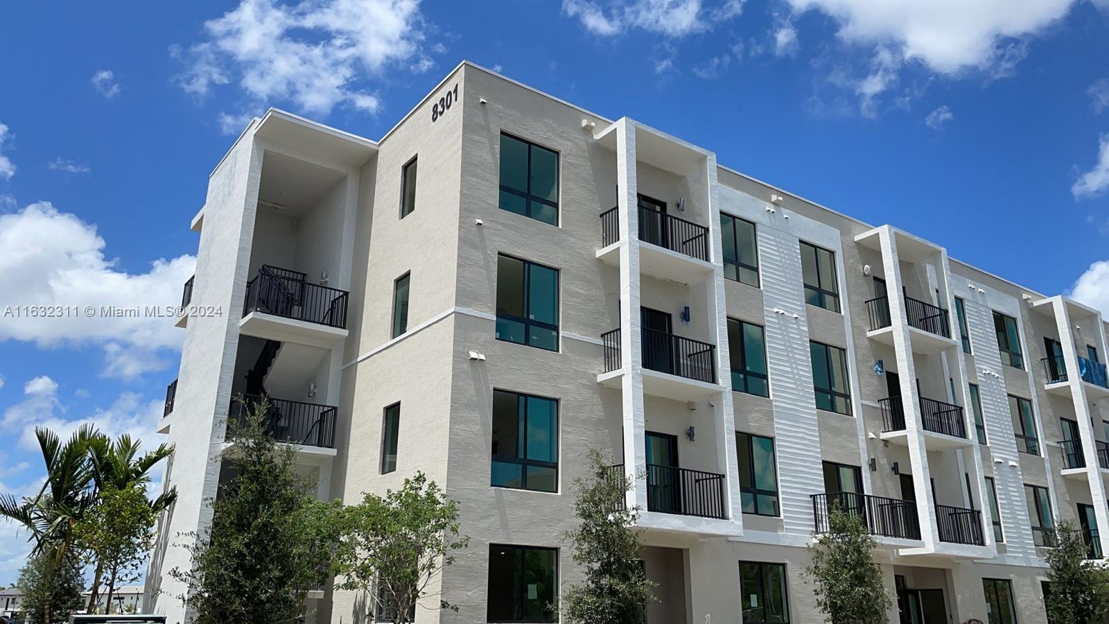URBANA DOWNTOWN DORAL - Residential Lease