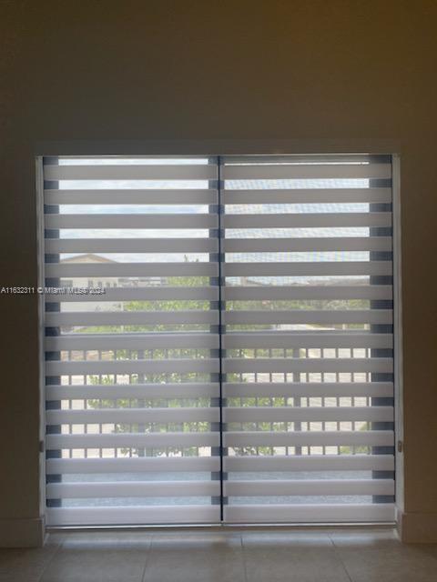 URBANA DOWNTOWN DORAL - Residential Lease