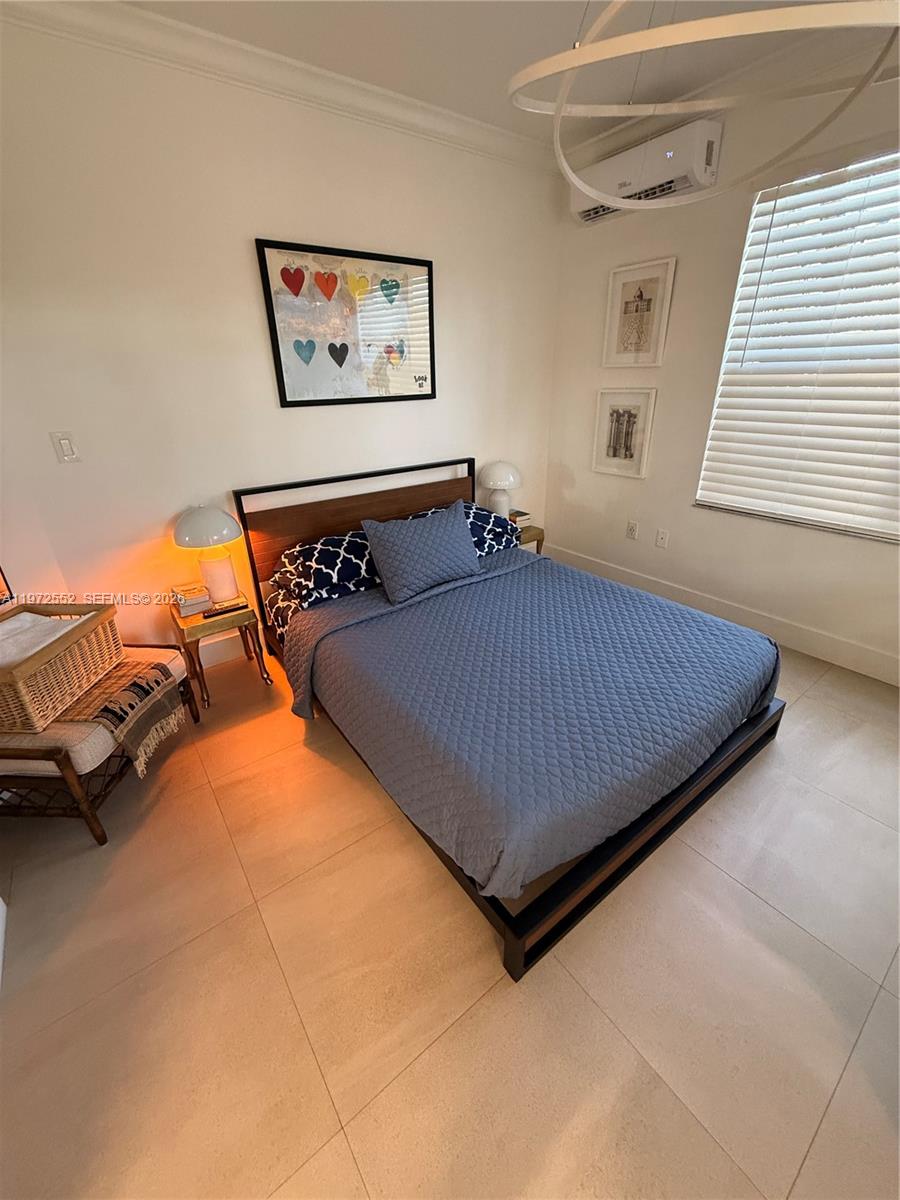 TAMIAMI HIGHLANDS - Residential