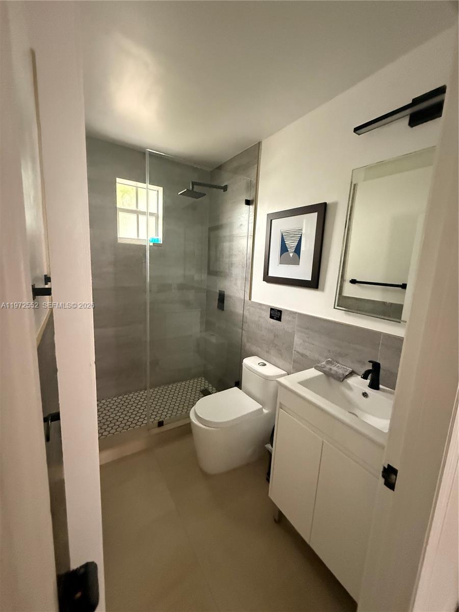 TAMIAMI HIGHLANDS - Residential