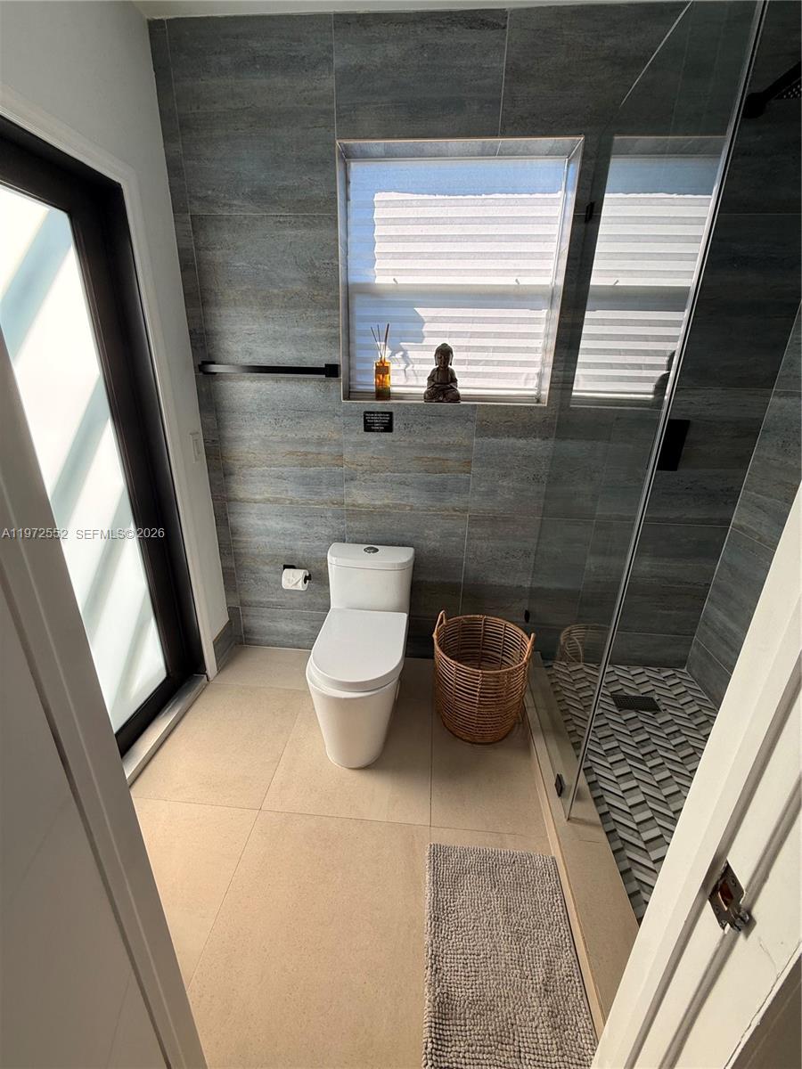 TAMIAMI HIGHLANDS - Residential