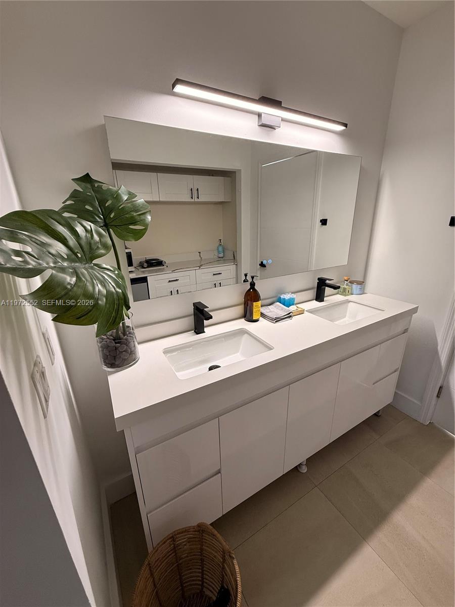 TAMIAMI HIGHLANDS - Residential