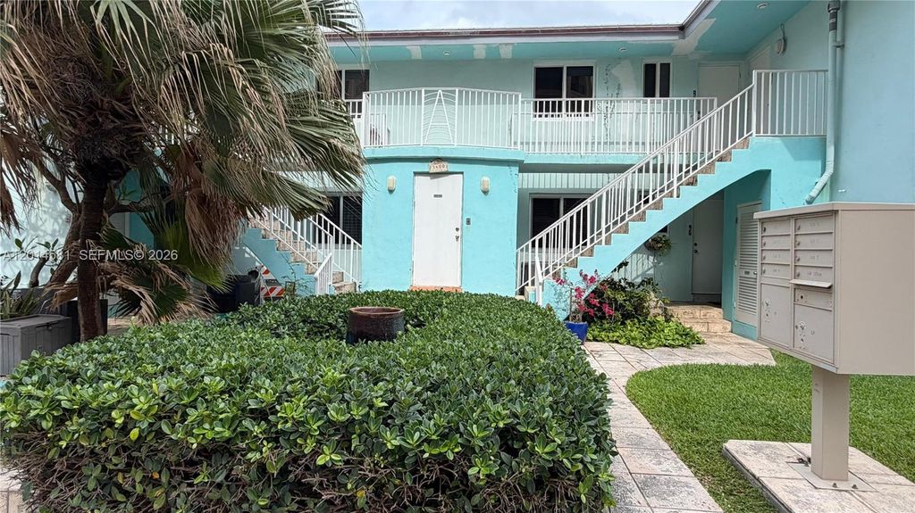 Photo of 3400 N Surf Rd #1, Hollywood, FL 33019 (MLS # A12014581)