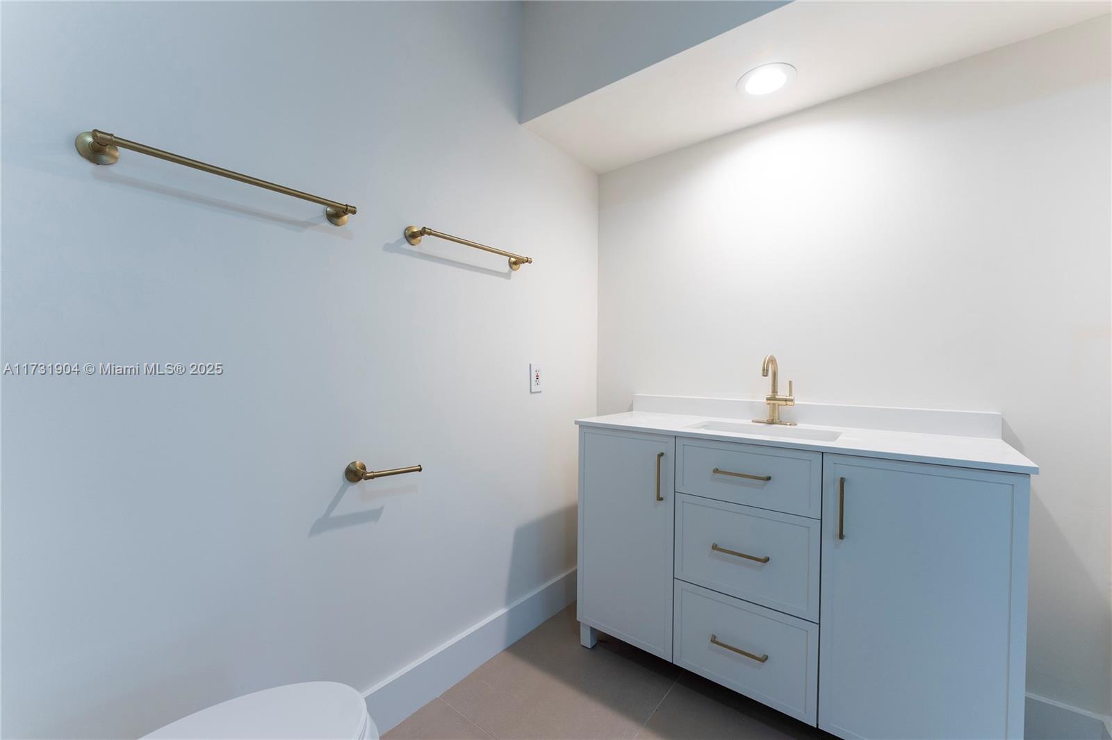 GOLDEN ISLES SEC - Residential Lease