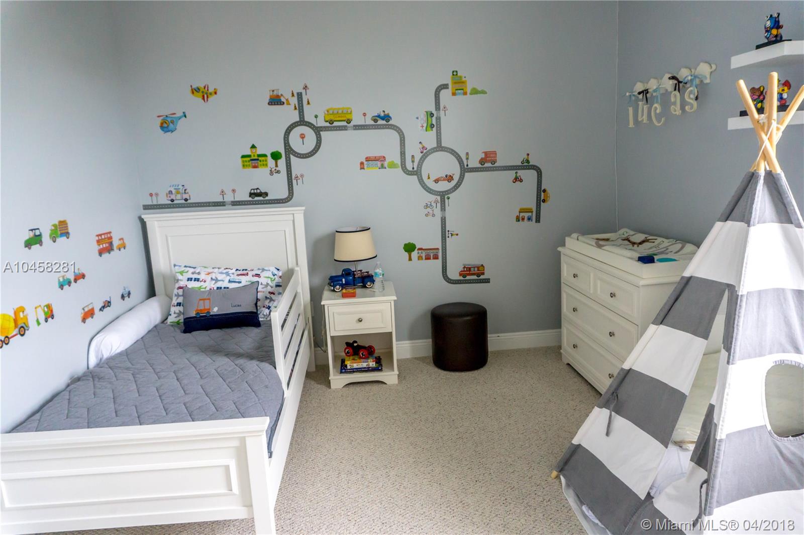 CHAMPION LAKES - Residential Lease