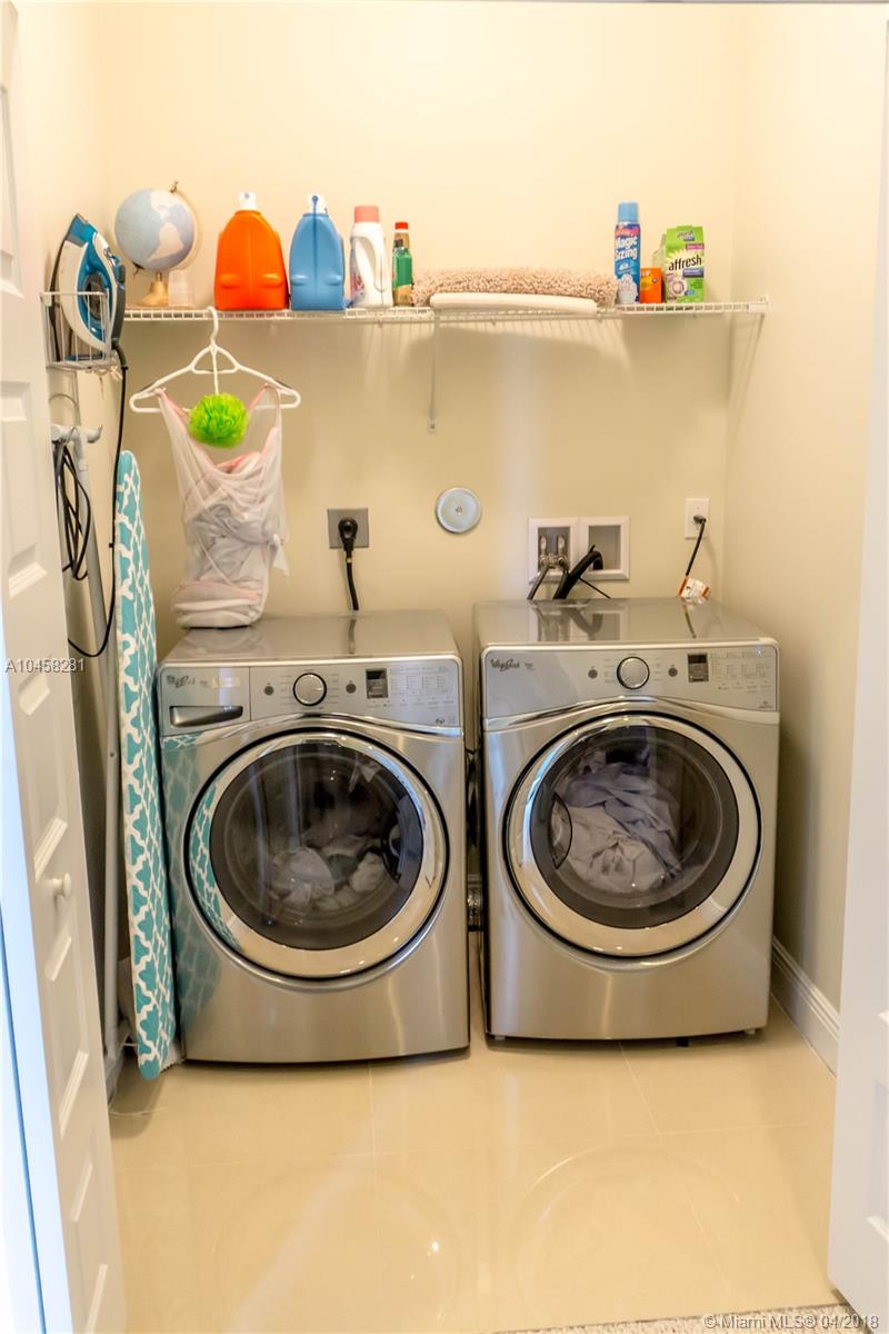 CHAMPION LAKES - Residential Lease