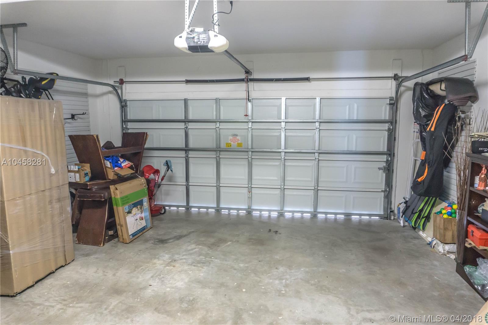 CHAMPION LAKES - Residential Lease