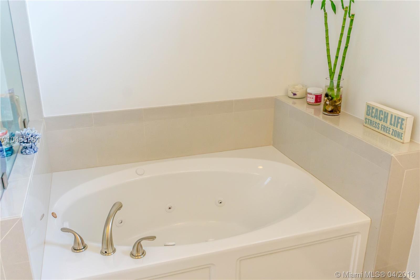 CHAMPION LAKES - Residential Lease