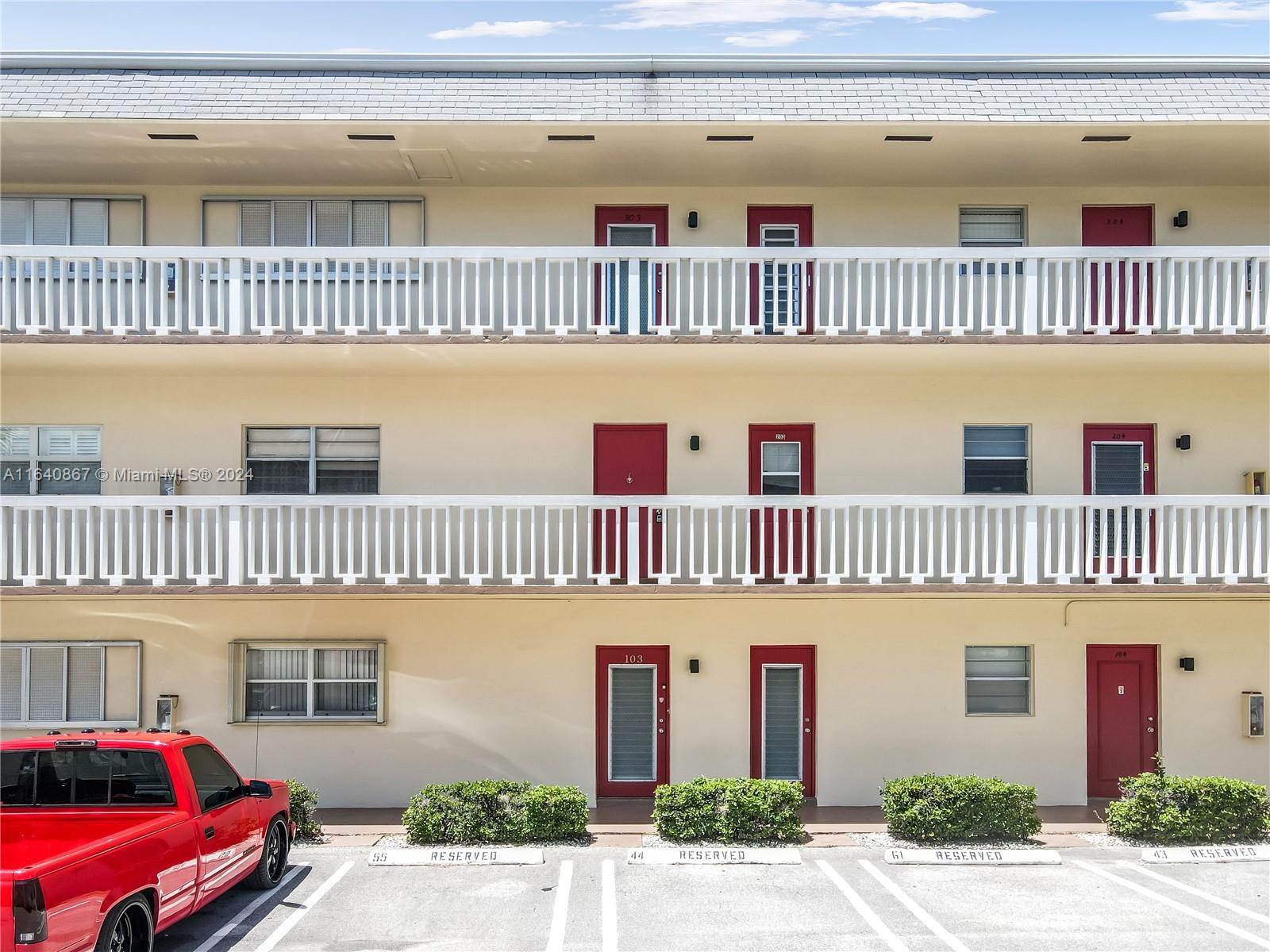 4411 Nw 16th St F103, Lauderhill, Miami-Dade County, Florida - 2 Bedrooms  
2 Bathrooms - 
