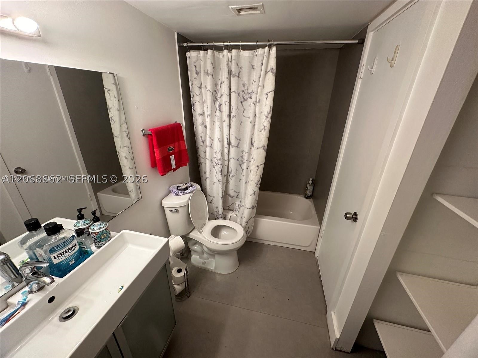 486 NW 165th St b-303