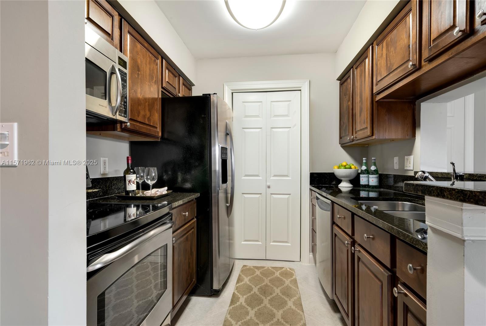 Mizner Court - Residential Lease