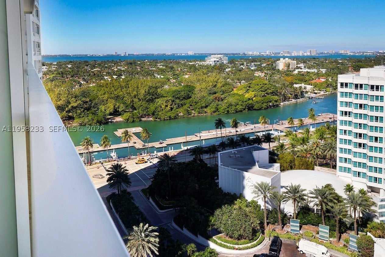 4391 Collins Ave 1703