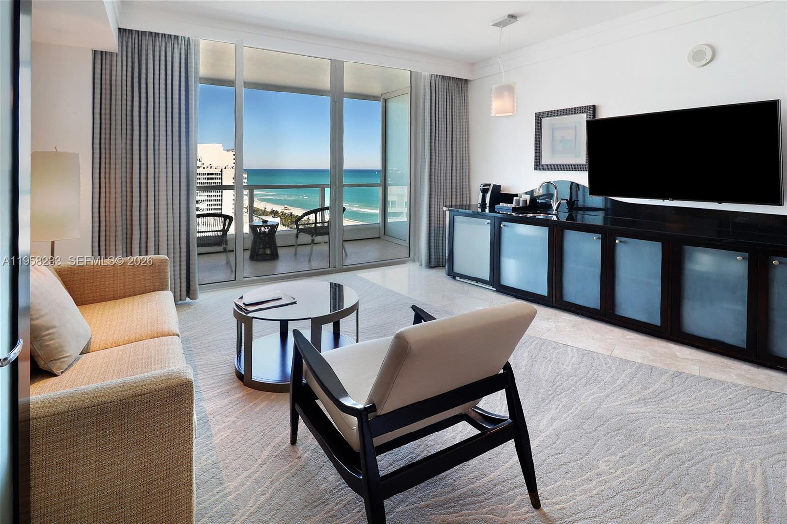 FONTAINEBLEAU III OCEAN C - Residential